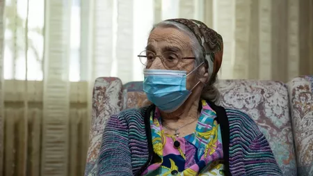 O bătrână din România s-a vindecat de COVID la 96 de ani. Ce şi-a dorit in spital: ”Nu mai ştiam de mine, mama”