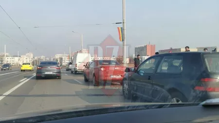 Ziua şi carambolul la Iași. Accident pe podul din Nicolina. Mai multe maşini au fost implicate - FOTO, VIDEO (EXCLUSIV)