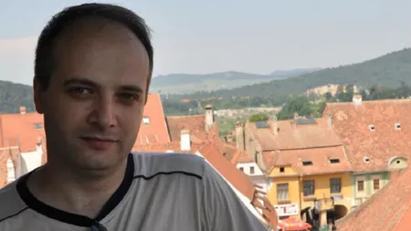 Ca în România. Doi primari se bat pentru a-l face cetăţean de onoare pe Cătălin Denciu, medicul erou