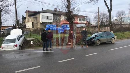 Două maşini cu numere de Vaslui au făcut accident în Iași! O singură persoană a fost rănită - FOTO, VIDEO/ EXCLUSIV