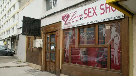 Pensionarii din Iași au scăpat de orice inhibiție! Tot mai mulți bătrâni fac coadă la intrarea în sex-shop. Păpușile gonflabile sunt vedetele magazinelor