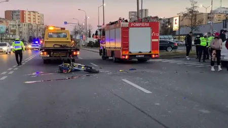 Accident rutier mortal în Argeş. Şoferul, un poliţist de 41 de ani, aruncat de pe motor - VIDEO