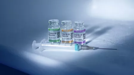 Covid-19: este posibil să se injecteze două doze de vaccinuri diferite?