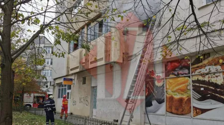 Pompierii intervin în forţa după un incendiu la un apartament din Iași - EXCLUSIV