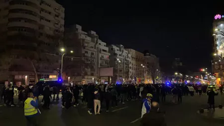 O noapte plină de proteste împotriva măsurilor de restricţii în București, Brăila, Galaţi, Timişoara, Constanţa! Sute de oameni au ieşit pe străzi