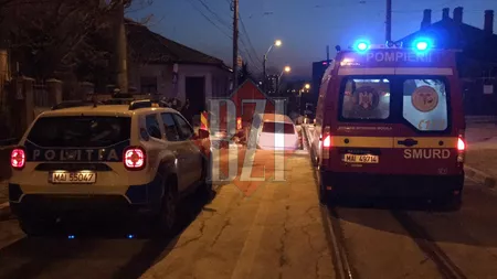 Accident cu multe semne de întrebare la Iași. Poliția vine de două ori la același eveniment, iar șoferul cu alcoolemie zero urlă din mașină, vomită și se dezbracă pe bancheta din spate. Ce s-a întâmplat?