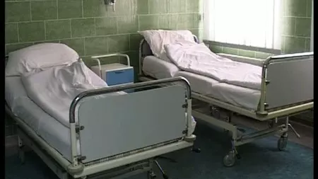 Fiica unei paciente care a murit în spital: Mama a fost ţinută zile în şir fără apă şi legată de pat