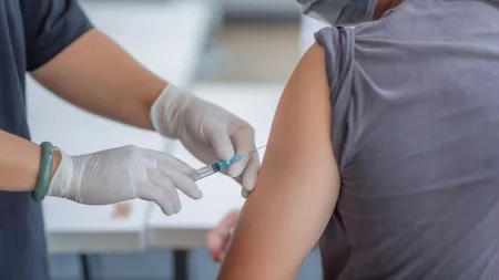 Numărul cadrelor medicale vaccinate anti-COVID-19 crește de la o săptămână la alta. Iulian Cozianu: 
