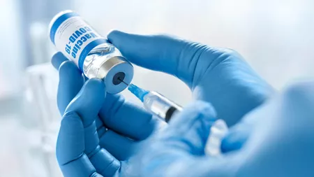 Un bărbat a primit a treia doză de vaccin anti-Covid-19 Pfizer. Cum a reuşit botoşăneanul să păcălească cadrele medicale