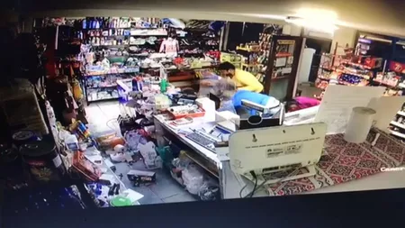 Un bărbat de 63 de ani din judeţul Vrancea a fost bătut cu sălbăticie în propriul magazin - FOTO/VIDEO