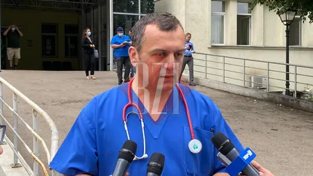 Medicii l-au salvat în ultimul moment după ce a înghițit un medicament pe care orice om îl are în casă! Credea că tratamentul îl va ține departe de COVID-19, dar era să-l ucidă FOTO/ VIDEO