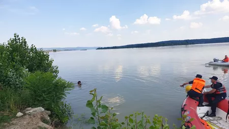 Accident grav la Dunăre! O barcă în care erau 9 persoane s-a răsturnat. Un tânăr de 21 de ani s-ar fi înecat
