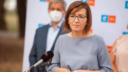 Ioana Mihăilă (USR), ministrul Sănătății, lovitură pentru medicii care nu vor să se vaccineze! Vor suporta testarea COVID-19 din propriile buzunare