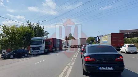 Coadă uriaşă de TIR-uri spre Ciurea. Şoferii aşteaptă la punctul de control vamal - FOTO, VIDEO