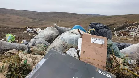 Ieșenii reclamă în continuare mormanele de gunoaie aruncate pe câmpuri! Garda de Mediu verifică reclamațiile privind depozitarea necontrolată a deșeurilor din comunele din județ