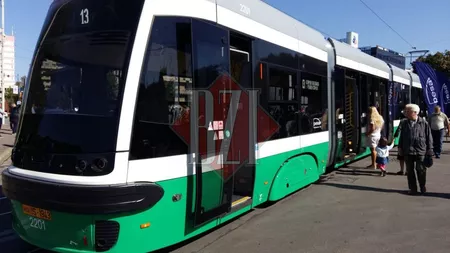 Alte două tramvaie PESA au fost scoase pe traseu! Ieșenii se pot bucura de 4 din cele 6 garnituri moderne de la CTP. În cel mai scurt timp vor ajunge la Iași și vagoanele turcești