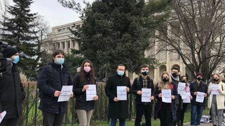 Elevii vor ieși la protest în Piața Victoriei. Cer măsuri împotriva abandonului școlar