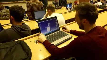 La Universitatea Tehnică din Iași, studenții, la începutul noului an academic, 2021-2022, vor începe activitatea în sistem hibrid: toate cursurile vor fi on-line, laboratoarele și seminariile - cu prezență fizică