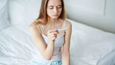 Ce simți când se fixează sarcina: 15 simptome timpurii