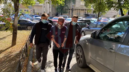 El este minorul „most wanted”! Oamenii legii îl caută de luni bune, după comiterea unor jafuri. Adolescentul este cercetat pentru nici mai mult, nici mai puțin de 16 furturi! GALERIE FOTO / VIDEO (Exclusiv), UPDATE