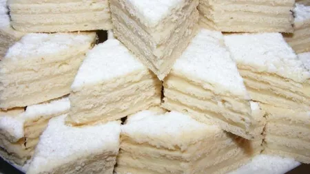 Prăjitura Albă ca Zăpăda super cremoasă: Rețetă simplă și delicioasă