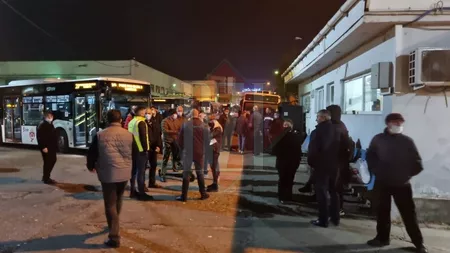 Protest spontan la Iași! Niciun șofer de autobuz CTP nu mai vrea să iasă pe traseu! Oamenii au mai multe cerințe - EXCLUSIV/ FOTO/ VIDEO/ UPDATE