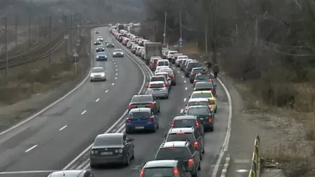 Românii nu se mai tem de Covid-19. Minivacanța vine cu trafic de coșmar pe Valea Prahovei