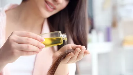 Mască de păr cu ulei de ricin: Tratament senzațional împotriva căderii părului