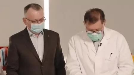 Iată cum se utilizează un test de salivă pentru depistarea Covid-19. Miniștrii Educației și Sănătății au făcut demonstrațiile - VIDEO