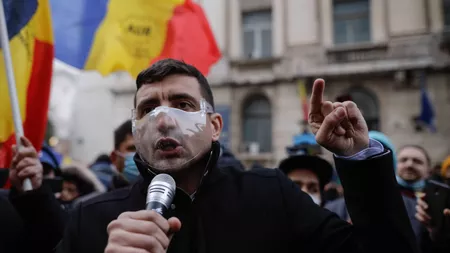 George Simion, declaraţii de ultimă oră: Sunt 15.000 de oameni prezenţi la protest. Le-am spus să nu intre în Parlament