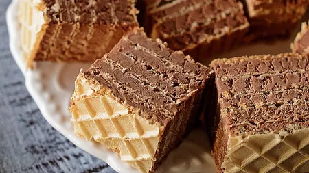 Crema pentru foi de napolitană: Cea mai delicioasă prăjitură de post, ca la bunica