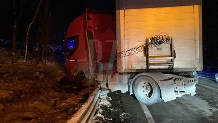 Accident rutier în zona Bucium din Iași! Un TIR a derapat și a părăsit partea carosabilă - EXCLUSIV/FOTO, VIDEO, UPDATE