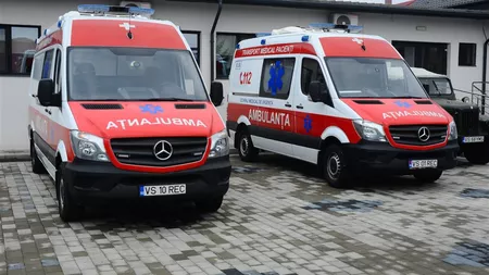 O elevă din Vaslui a decedat după ce a ieşit din izolare, în ambulanţă