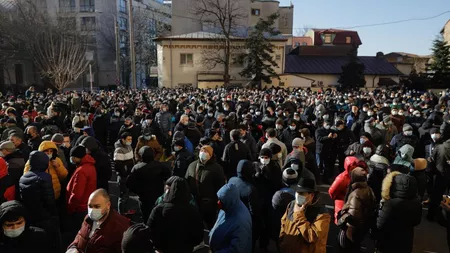Protest în Bucureşti. Angajaţii STB au ieşit în stradă şi ameninţă cu grevă generală. Ce nemulţumiri au - FOTO