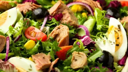 Rețete de mâncare simple de făcut: Salata, „prevestitorul primăverii”