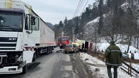 Accident rutier tras la indigo cu cel de la Bălțați, județul Iași. O persoană a decedat în urma coliziunii a trei vehicule, la Brașov