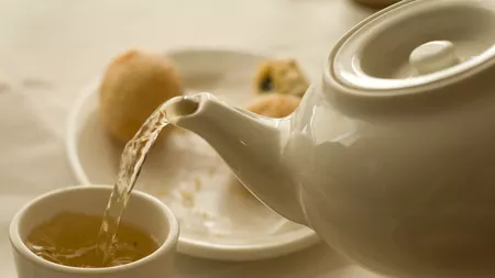 Cele mai bune ceaiuri pentru greață: Scapă de senzația neplăcută cu remedii din farmacia naturii