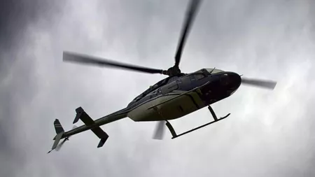 Un elicopter al armatei americane a aterizat pe un câmp din Suceava - VIDEO
