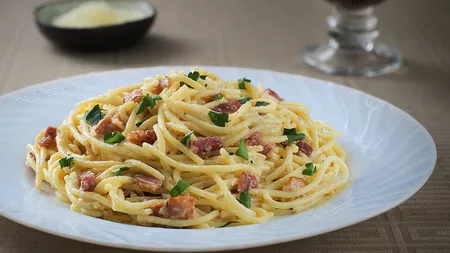 Paste carbonara rețetă simplă: Modul clasic italian de a pregăti acest deliciu culinar