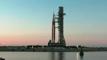 Racheta NASA pe rampa de lansare. Sistemul SLS, scos în premieră din hangar - VIDEO
