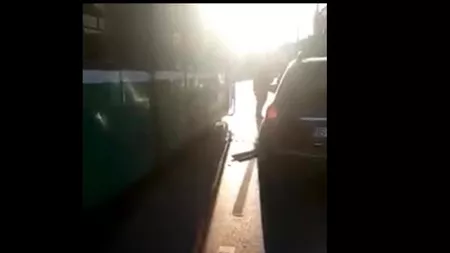 Accident rutier în Canta. Două autoturisme și un tramvai, implicate în coliziune - EXCLUSIV, VIDEO