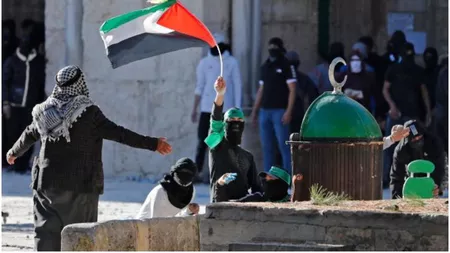 Ciocnire violentă a palestinienilor și polițiștilor israelieni, în Ierusalim. Peste 150 de oameni au fost răniți