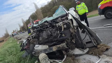 Accident teribil în Bacău unde trei persoane au murit în urma unui impact între patru autoturisme - FOTO