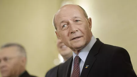 Traian Băsescu a provocat un accident rutier în București. Fostul președinte a lăsat un bilet pe mașina lovită