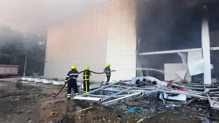 Rusia a atacat un mall din Ucraina în care se aflau o mie de civili - FOTO, VIDEO
