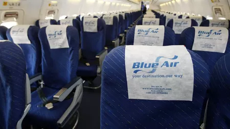 Însoțitori de zbor din Iași, angajați la Blue Air, concediați după câteva luni