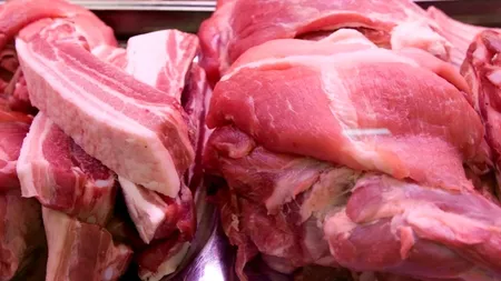 Carnea, un lux pentru români. Cât costă un kilogram de muşchi de porc sau piept de pui