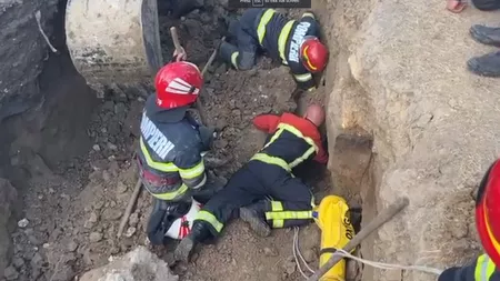 Doi muncitori au fost acoperiți de un mal de pământ în Constanța - VIDEO