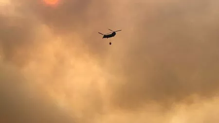 Un elicopter s-a prăbușit în mare, în Grecia, în timp ce încerca să stingă un incendiu de pădure pe insula Samos. Un pilot ar fi român