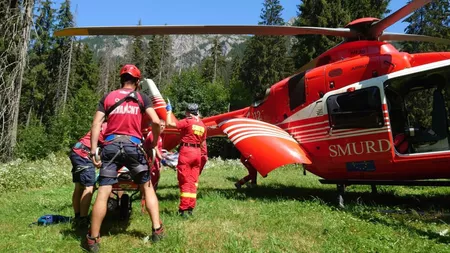 Salvamont Neamț și Aeronava SMURD Iași, operatiune dificilă de salvare a unei victime accidentate pe Masivul Ceahlău - FOTO